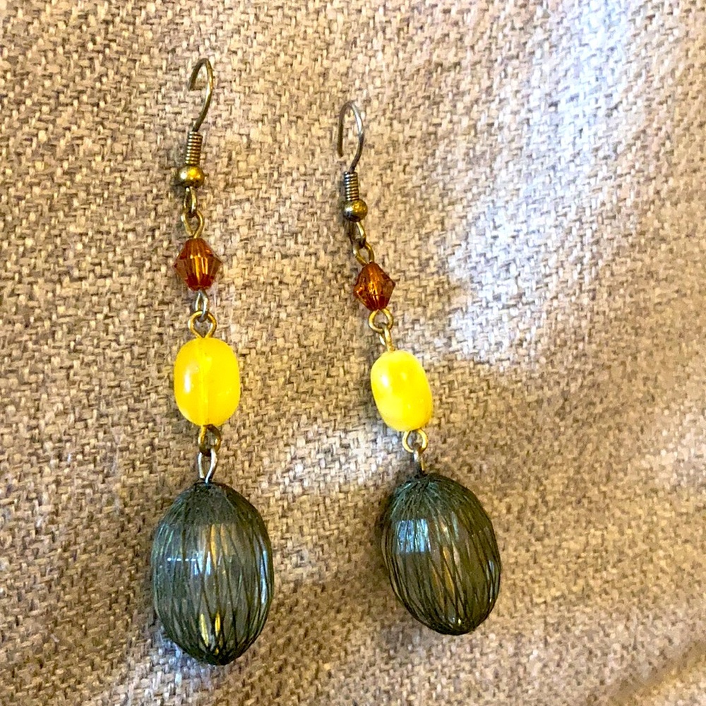 5/$25 Long vintage lucite dangle earrings. 1980s